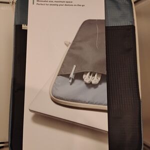 New Compact Blue Tablet Sleeve Laptop Pouch Ideal For Laptop Up to 14in Screen